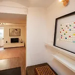 Beautiful Converted One Bedroom 公寓
