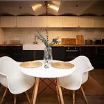Beautiful Converted One Bedroom 卡尔卡松