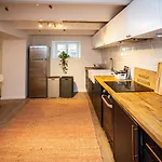 Beautiful Converted One Bedroom 卡尔卡松