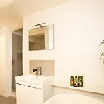 公寓 Beautiful Converted One Bedroom *