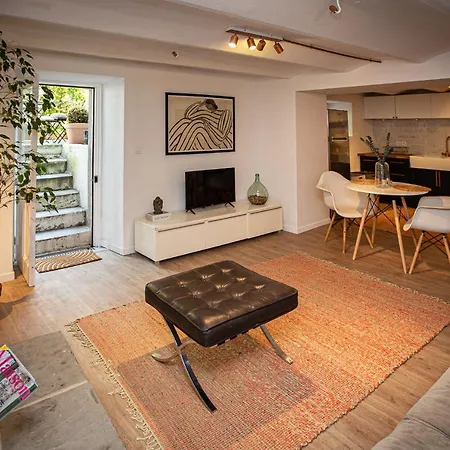 Beautiful Converted One Bedroom *