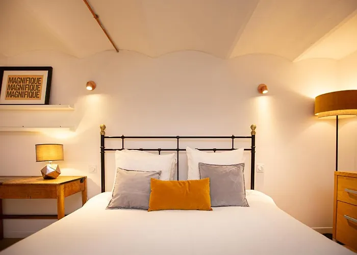 Beautiful Converted One Bedroom Apartamento Carcassonne